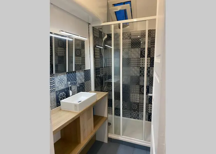 Face - 95m2 - 3ch Vue - 8 Personnes Appartement